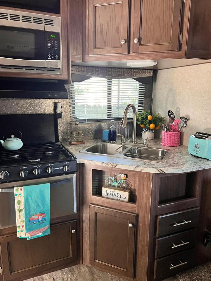 Rv Camper Paradise On The Wheels In Clearwater Beaches Largo Exterior foto