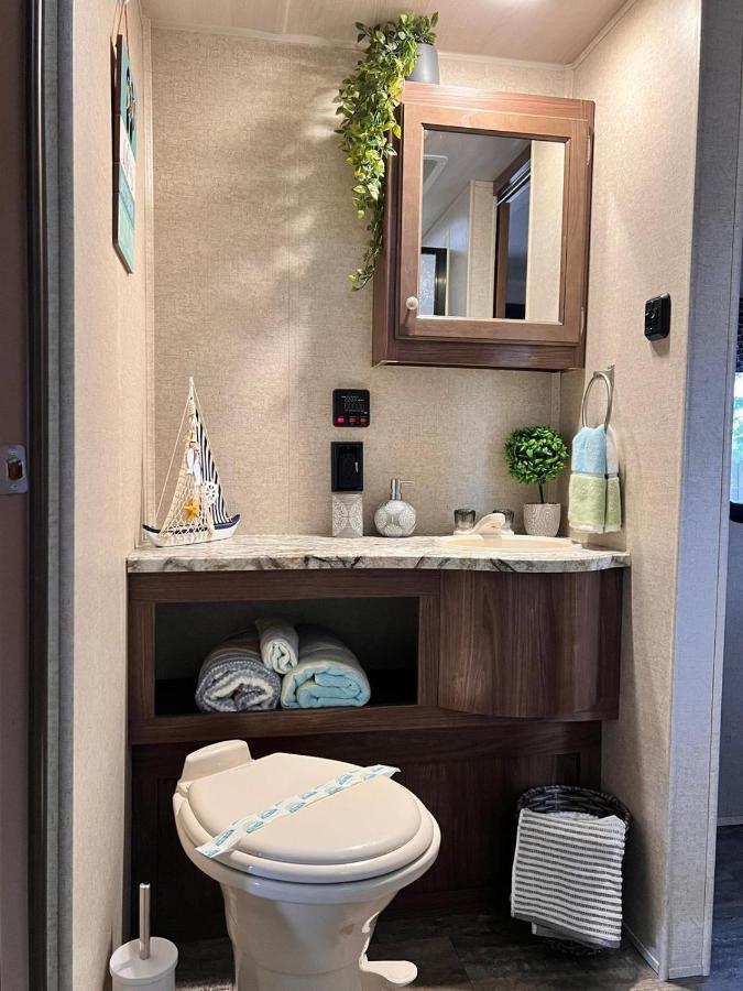 Rv Camper Paradise On The Wheels In Clearwater Beaches Largo Exterior foto