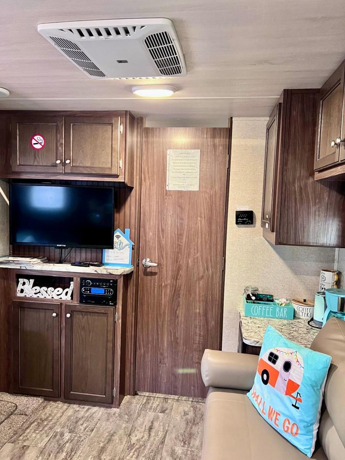 Rv Camper Paradise On The Wheels In Clearwater Beaches Largo Exterior foto